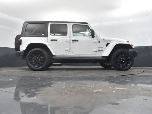 Used 2023 Jeep Wrangler Unlimited Sahara image 37