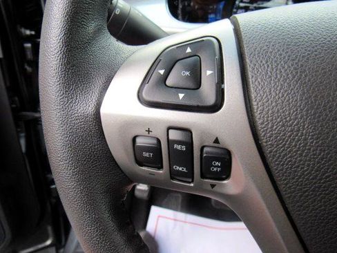 Used 2017 Ford Taurus SEL w/ Equipment Group 201A image 24