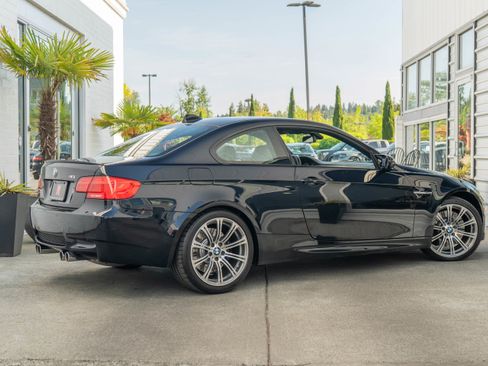 Used 2011 BMW M3 Coupe RWD image 7