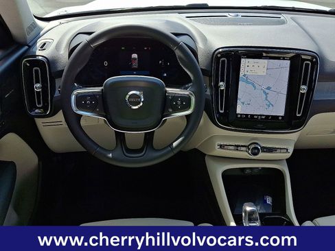 Certified 2025 Volvo XC40 B5 Ultra w/ Protection Package Premier image 11