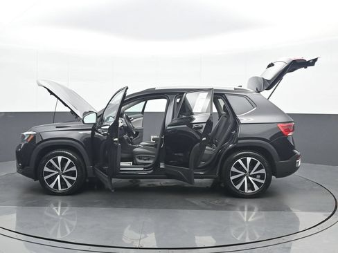 Used 2022 Volkswagen Taos SE AWD/4WD image 37