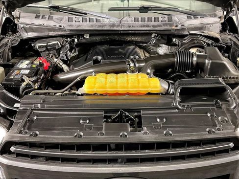 Used 2018 Ford F150 XLT w/ Equipment Group 302A Luxury AWD/4WD image 13