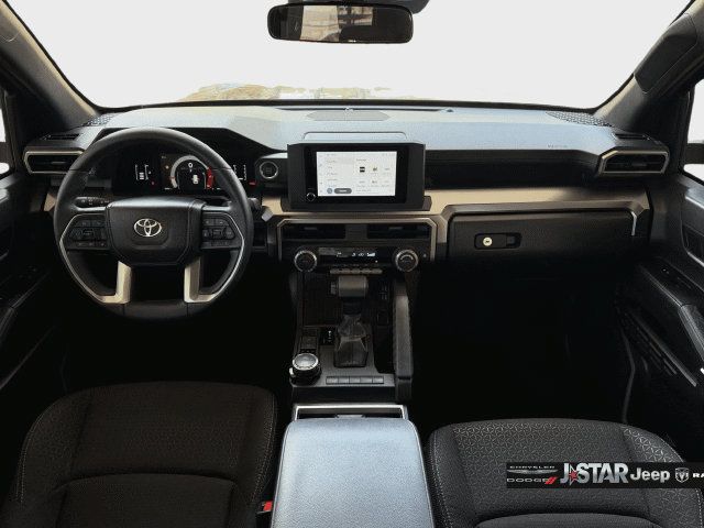 Used 2025 Toyota 4Runner SR5 AWD/4WD image 9