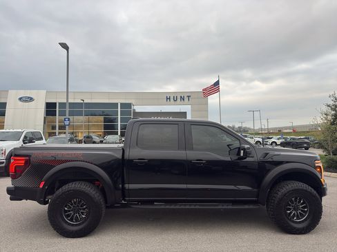 Used 2025 Ford F150 Raptor image 4