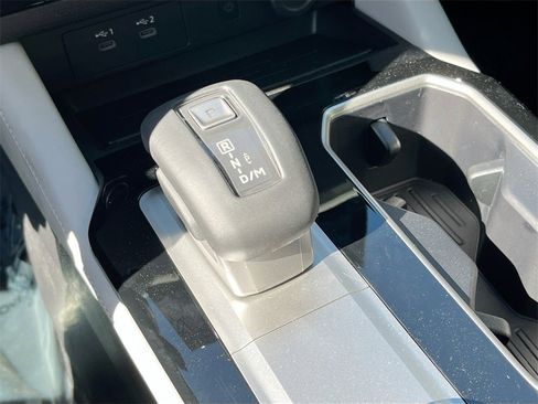 New 2025 Mitsubishi Outlander SE image 17