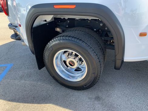 Used 2022 GMC Sierra 3500 SLT w/ SLT Preferred Package AWD/4WD image 7
