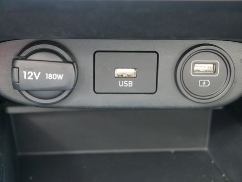 Used 2023 Hyundai Elantra SEL image 19