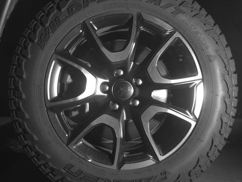 Used 2025 Jeep Compass Trailhawk image 11