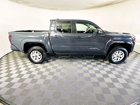 Used 2025 Toyota Tacoma SR5 AWD/4WD image 2