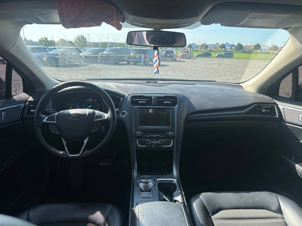 Used 2018 Ford Fusion SE w/ Equipment Group 601A FWD image 17