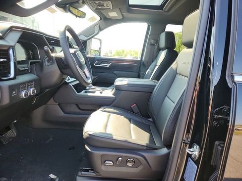 New 2026 GMC Sierra 2500 Denali w/ Denali Reserve Package AWD/4WD image 9