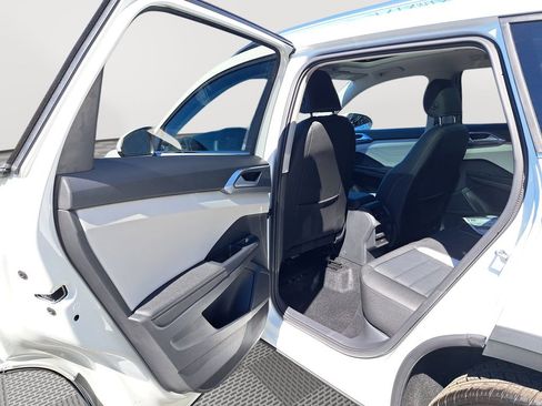 New 2025 Volkswagen Taos SEL image 13