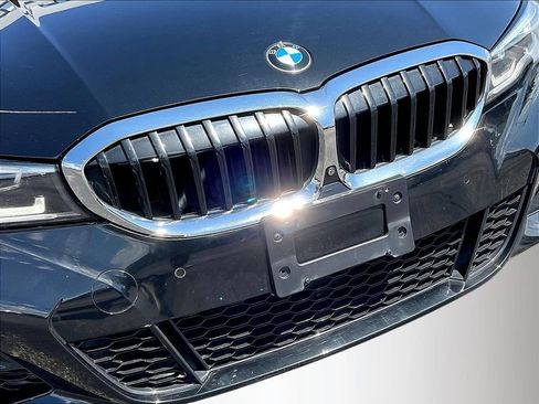 Used 2021 BMW 330i Sedan w/ M Sport Package RWD image 32