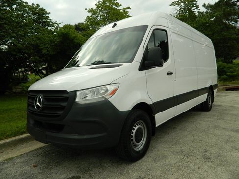 Used 2022 Mercedes-Benz Sprinter 2500 image 1
