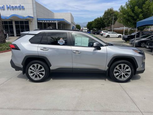 Used 2022 Toyota RAV4 XLE Premium w/ Carpet Mat Package (TMS) FWD image 27