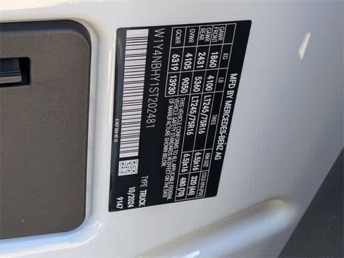 Used 2025 Mercedes-Benz Sprinter 2500 image 33