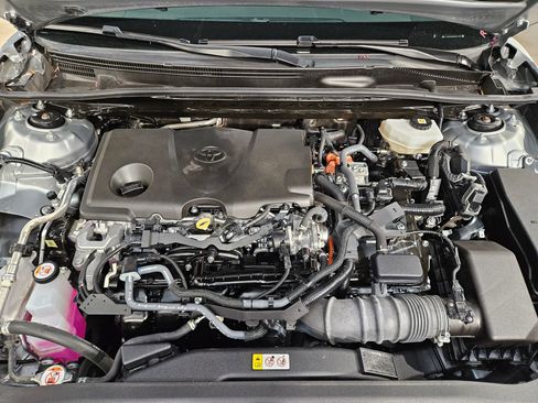 Used 2025 Toyota Camry LE FWD image 19