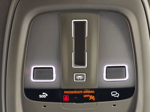 Used 2023 Volvo XC60 B5 Plus image 10