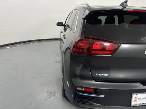Used 2022 Kia Niro EX w/ Cold Weather Package FWD image 30