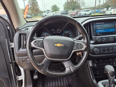 Used 2022 Chevrolet Colorado LT w/ Fleet Safety Package image 10