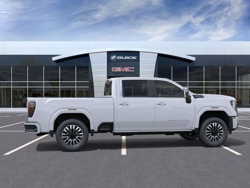 New 2026 GMC Sierra 2500 Denali Ultimate w/ LPO, Black Badging Package image 5