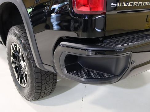 Used 2022 Chevrolet Silverado 1500 ZR2 w/ Technology Package image 72