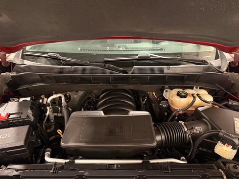 Used 2021 Chevrolet Silverado 1500 LT w/ Bed Protection Package RWD image 11