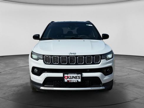 Used 2025 Jeep Compass Limited AWD/4WD image 3
