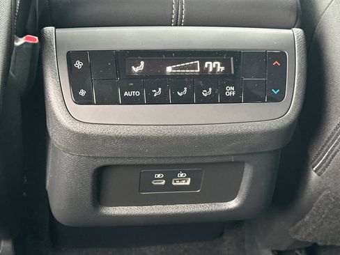 New 2025 Nissan Pathfinder SV w/ SV Premium Package image 15