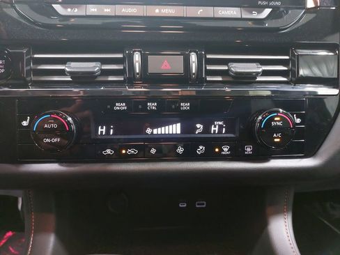 Used 2025 Nissan Pathfinder Rock Creek image 23