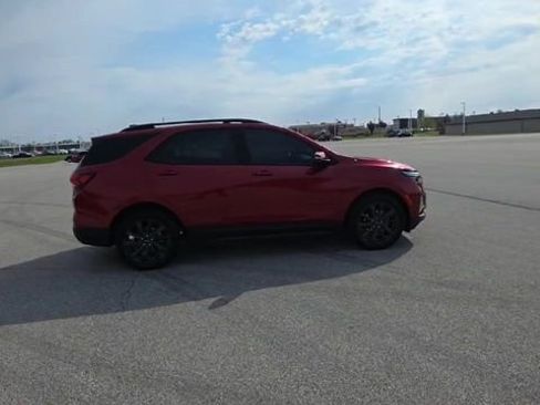 Used 2022 Chevrolet Equinox RS w/ Infotainment Package FWD image 8