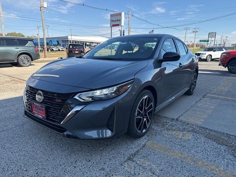 New 2025 Nissan Sentra SR image 8