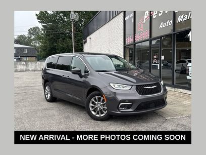 Used 2023 Chrysler Pacifica Touring-L