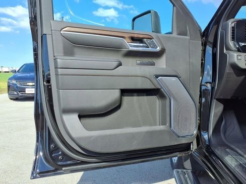 Used 2024 Chevrolet Silverado 1500 High Country w/ High Country Premium Package image 30