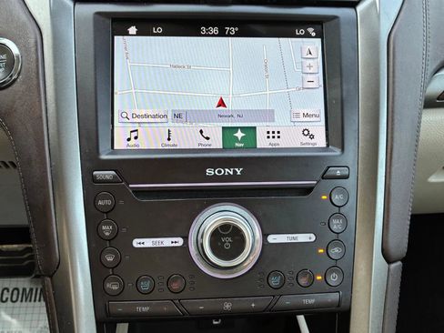 Used 2017 Ford Fusion Platinum AWD/4WD image 25