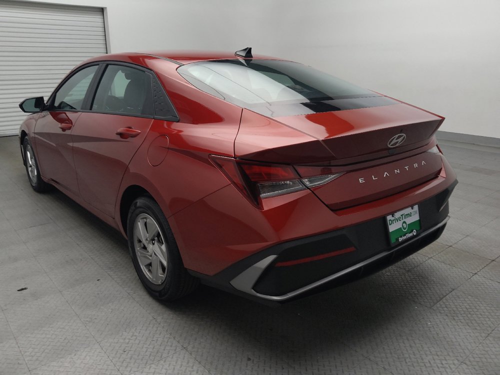 Used 2025 Hyundai Elantra SE FWD image 5