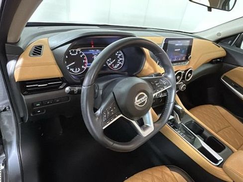 Used 2020 Nissan Sentra SV w/ SV Premium Package FWD image 13