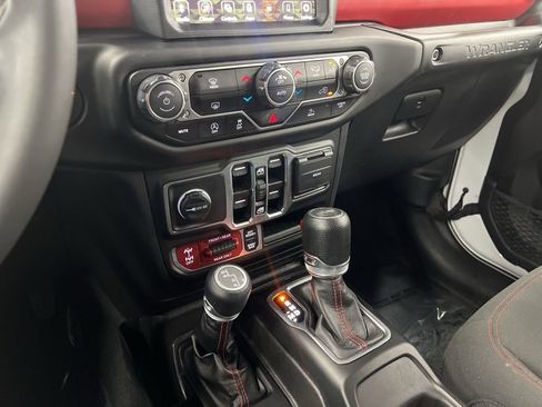 Used 2023 Jeep Wrangler Unlimited Rubicon image 22