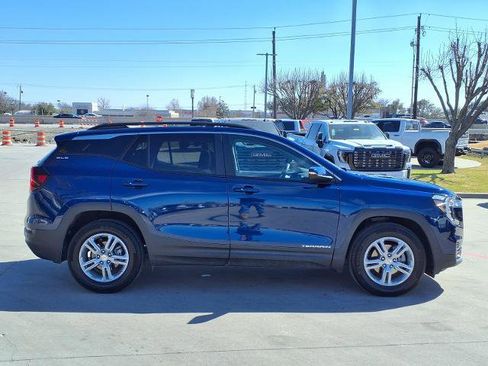 Certified 2023 GMC Terrain SLE w/ Driver Convenience Package image 2