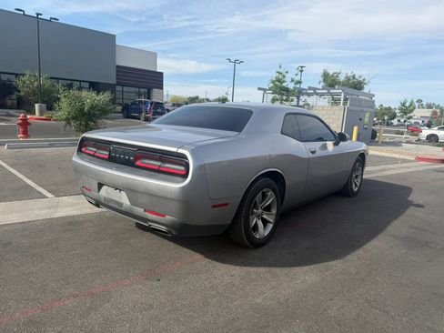 Used 2016 Dodge Challenger SXT RWD image 5