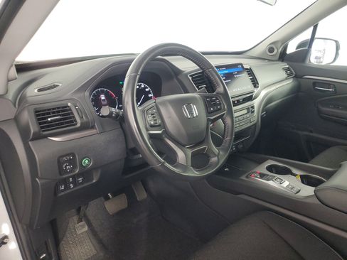 Used 2024 Honda Ridgeline Sport image 11