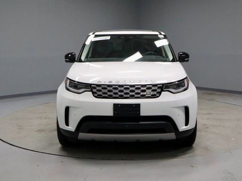 Used 2024 Land Rover Discovery S image 6