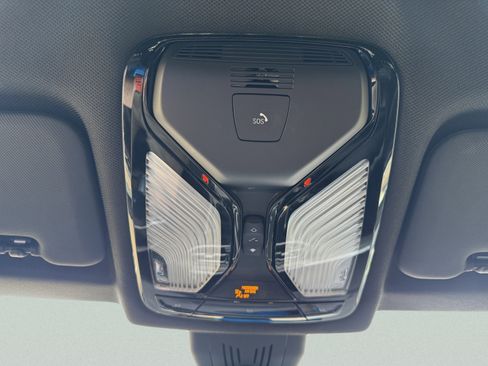 Used 2023 BMW X6 xDrive40i w/ M Sport Package image 70