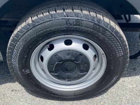 Used 2018 Ford Transit 250 148 Low Roof RWD image 23