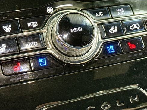 Used 2021 Lincoln Corsair Reserve w/ Equipment Group 201A image 21