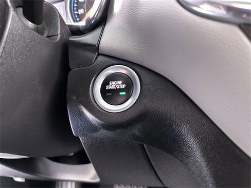 Used 2023 Chevrolet Equinox LT image 17