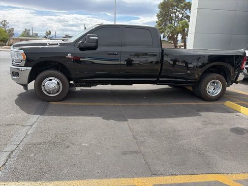 Used 2024 RAM 3500 Tradesman w/ Chrome Appearance Group AWD/4WD image 2