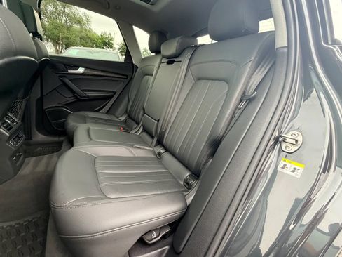 Used 2020 Audi Q5 e Premium Plus w/ Premium Plus Package AWD/4WD image 21