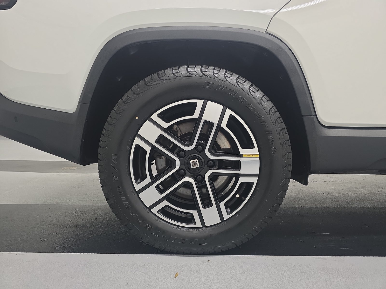 Used 2024 Rivian R1T Adventure Dual AWD/4WD image 12