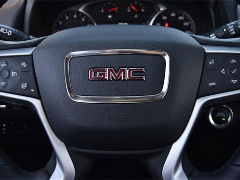 Used 2024 GMC Terrain SLT image 20